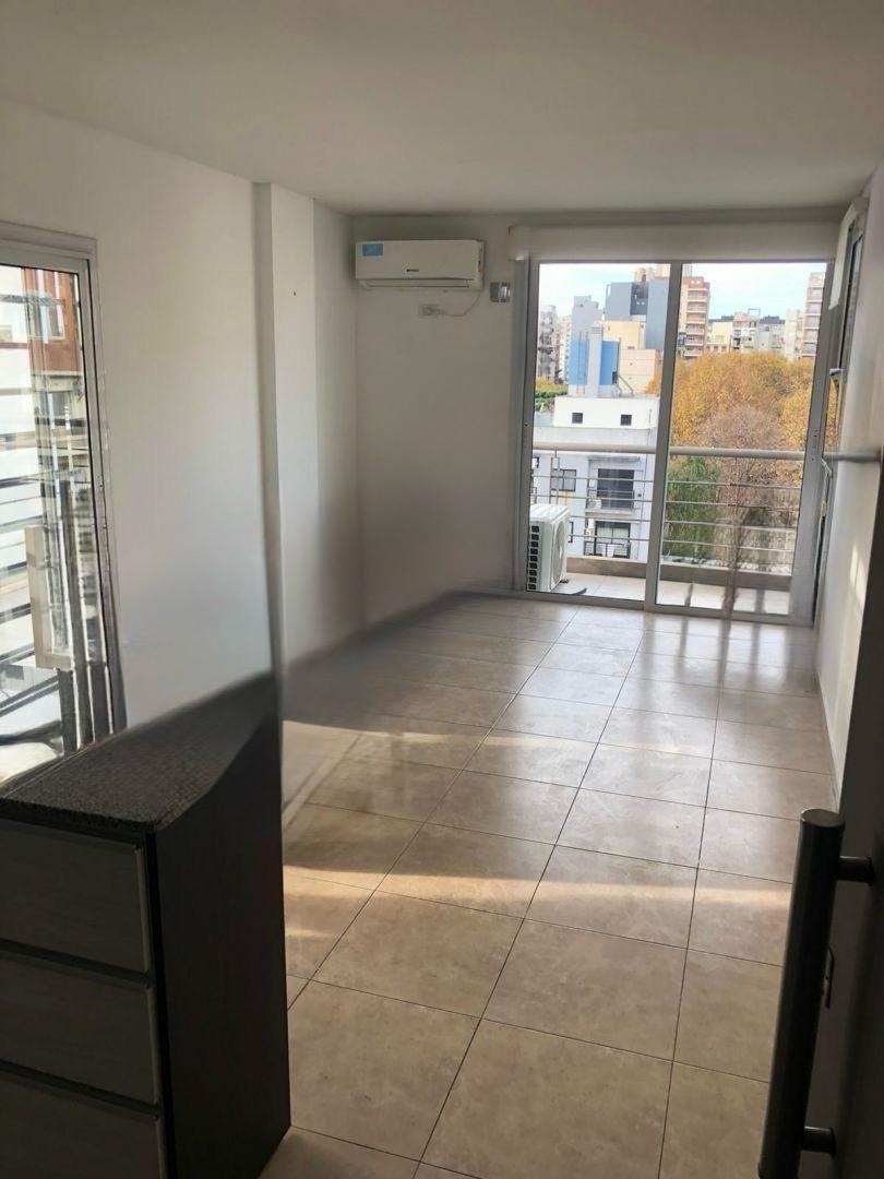 San Martin 300, Piso 7