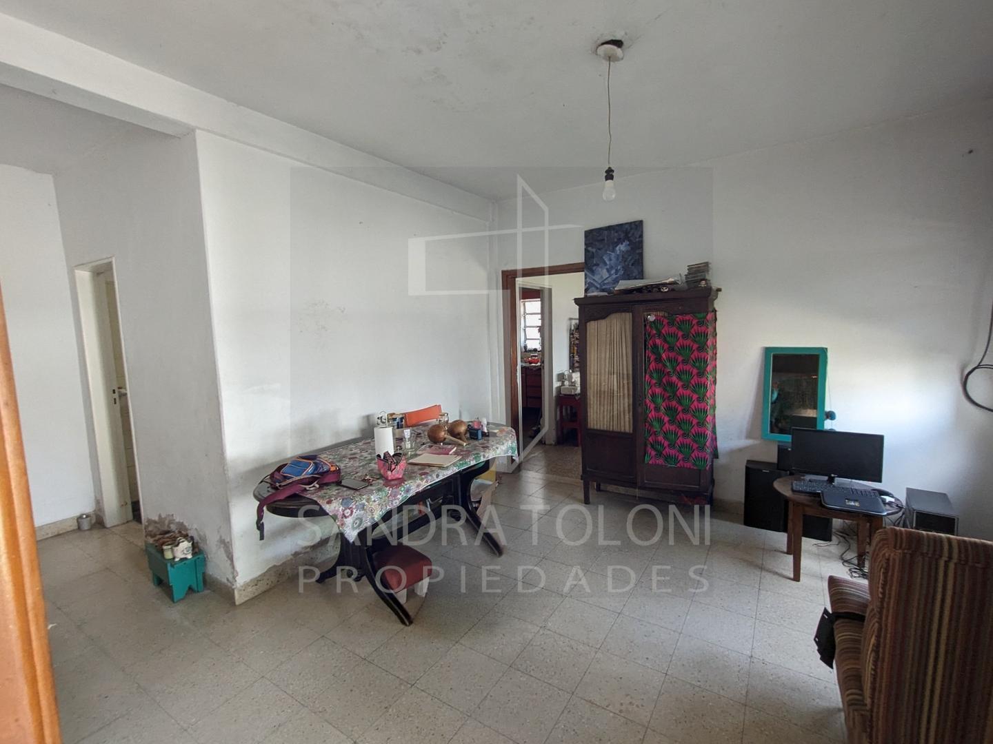 VENTA CASA ITUZAINGO NORTE 4 AMBIENTES ESQUINA CON COCHERA