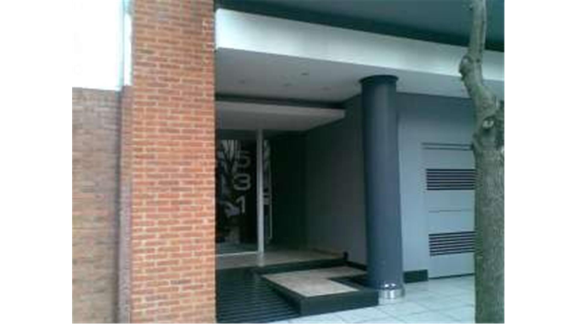 2 AMBIENTES CONTRAFRENTE ABIERTO CON BALCÓN