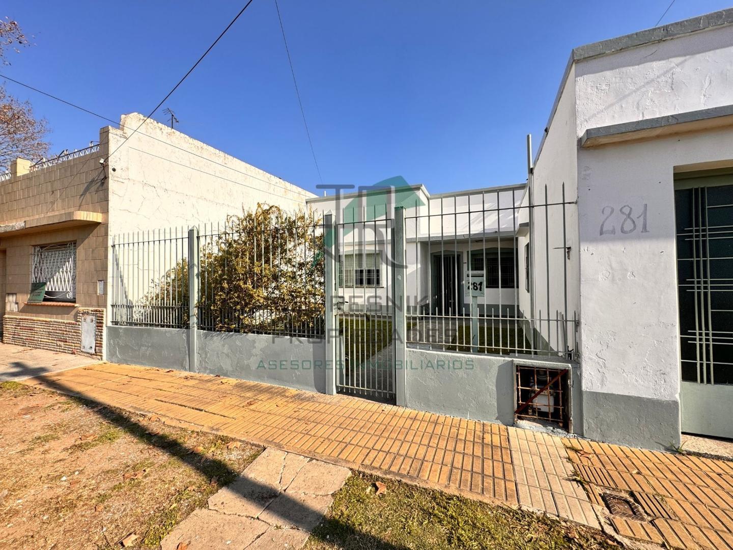 CASA 4 AMBIENTES CON GARAGE 1 PLANTA