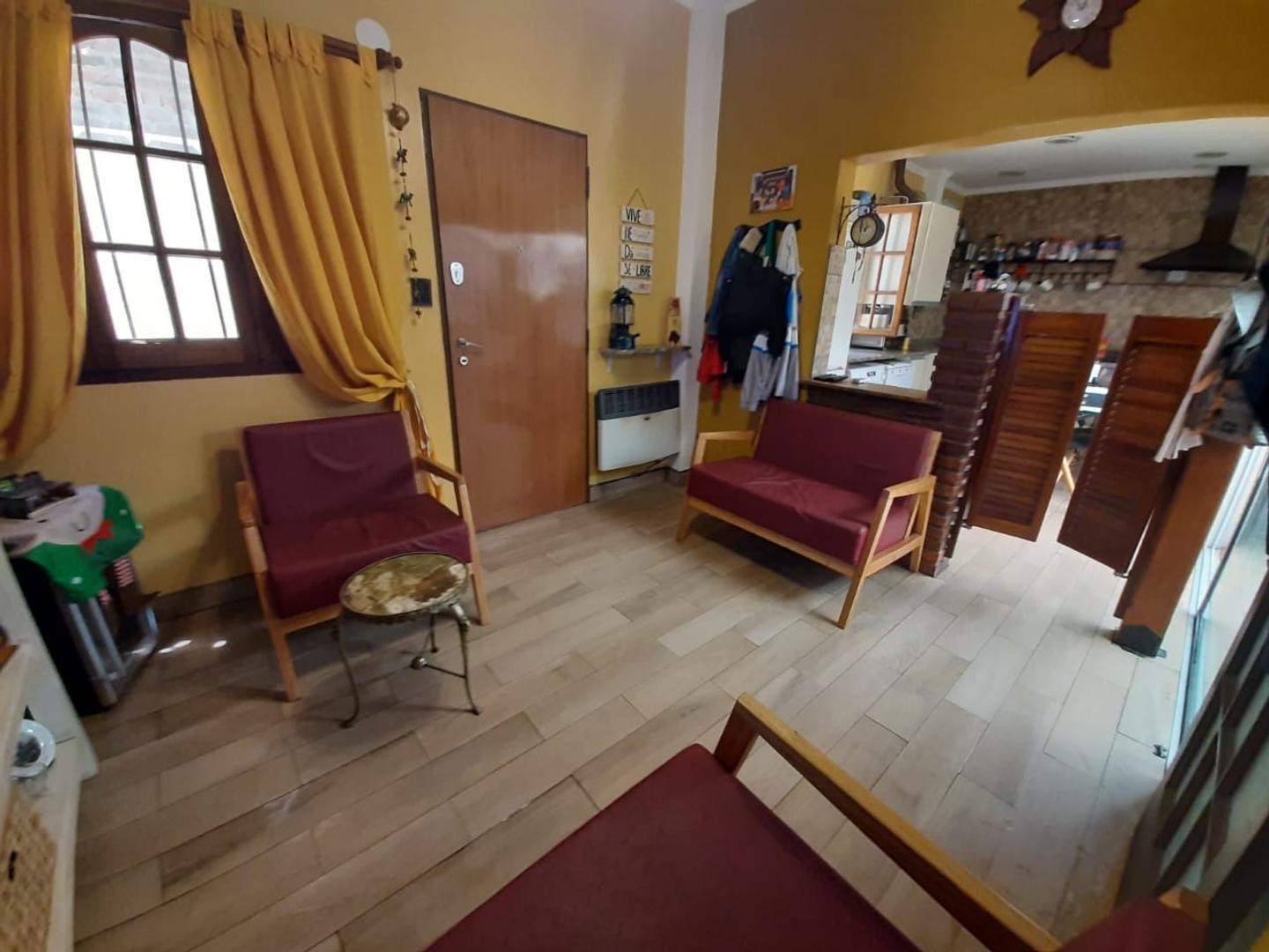 Depto Tipo Casa 3 ambientes con 1 baño