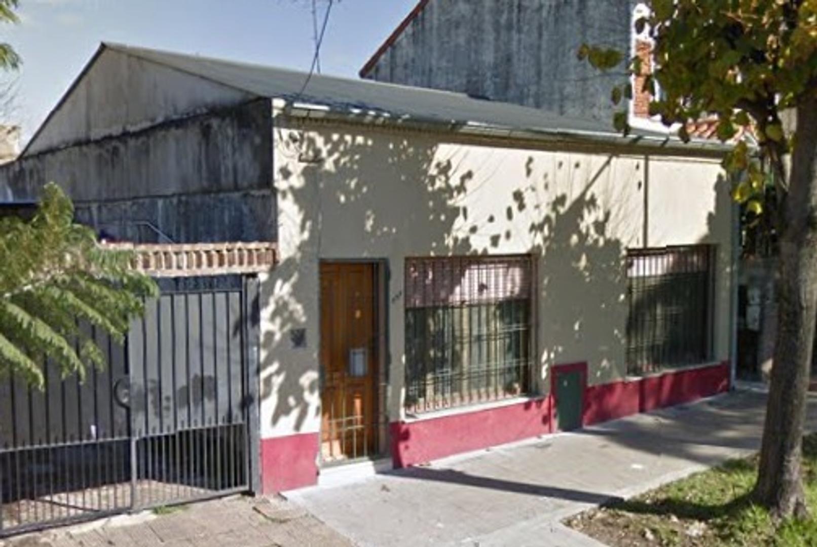 Casa 3 ambientes en muy buena ubicación!