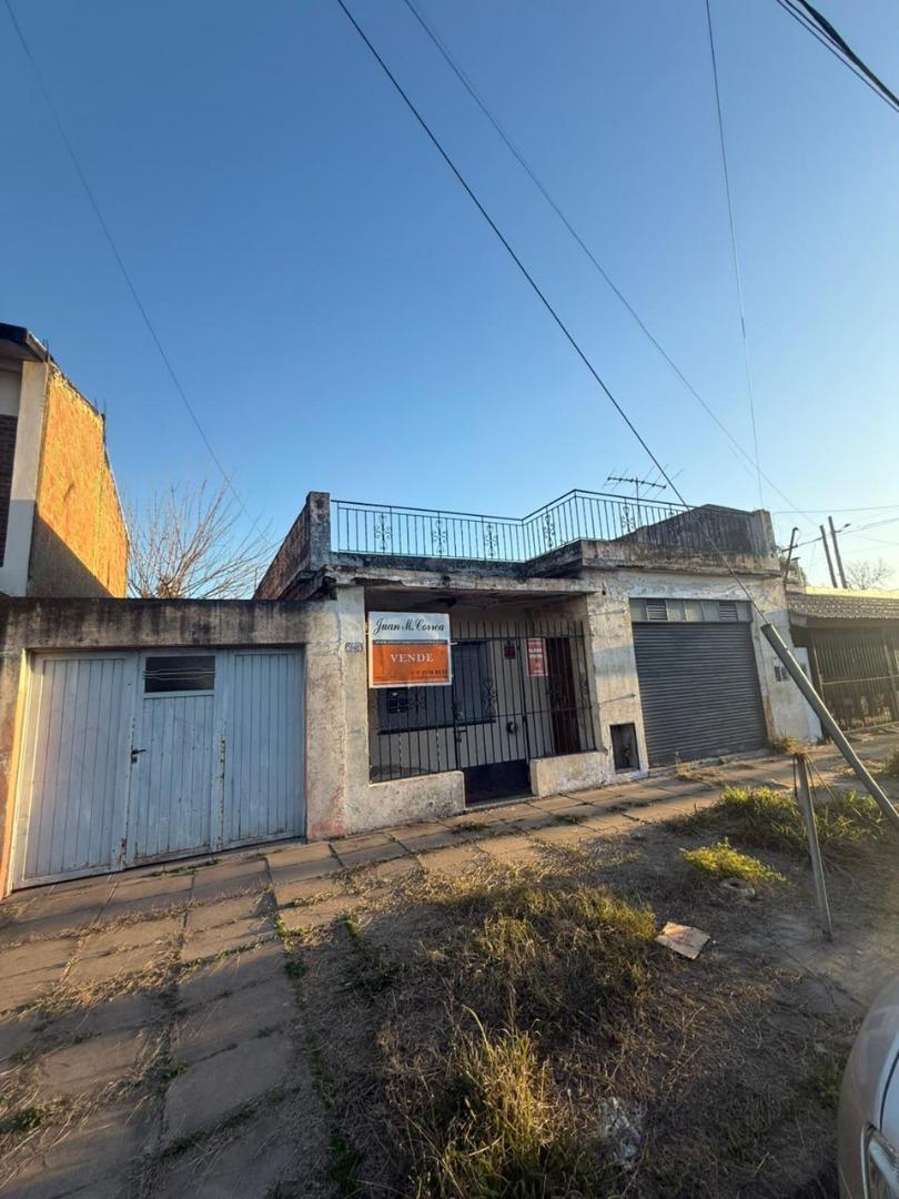 Casa americana a refaccionar en Castelar Sur