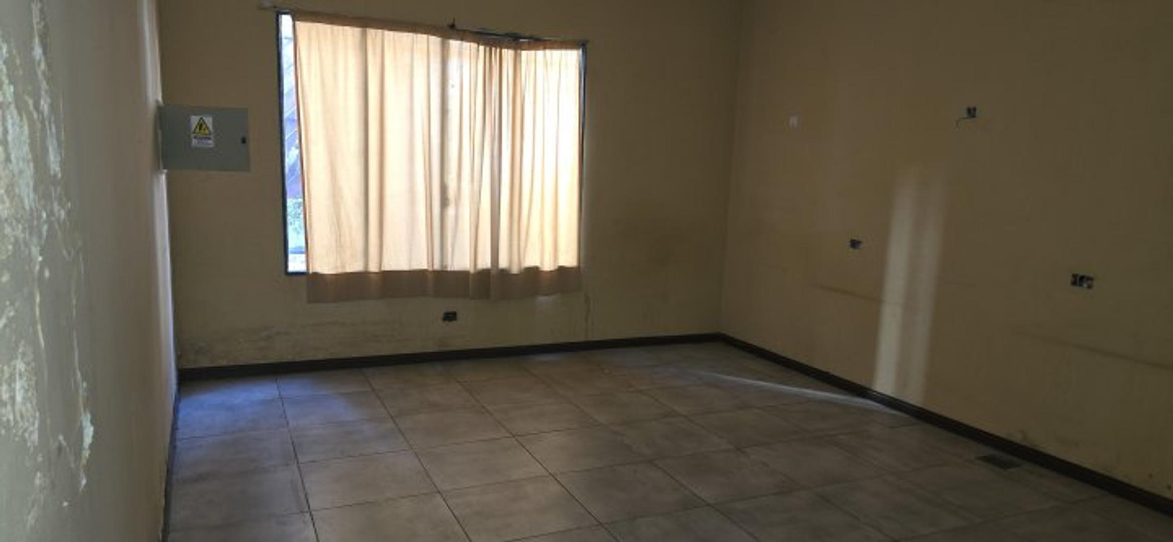 ESPAÑA 400 , Piso 0