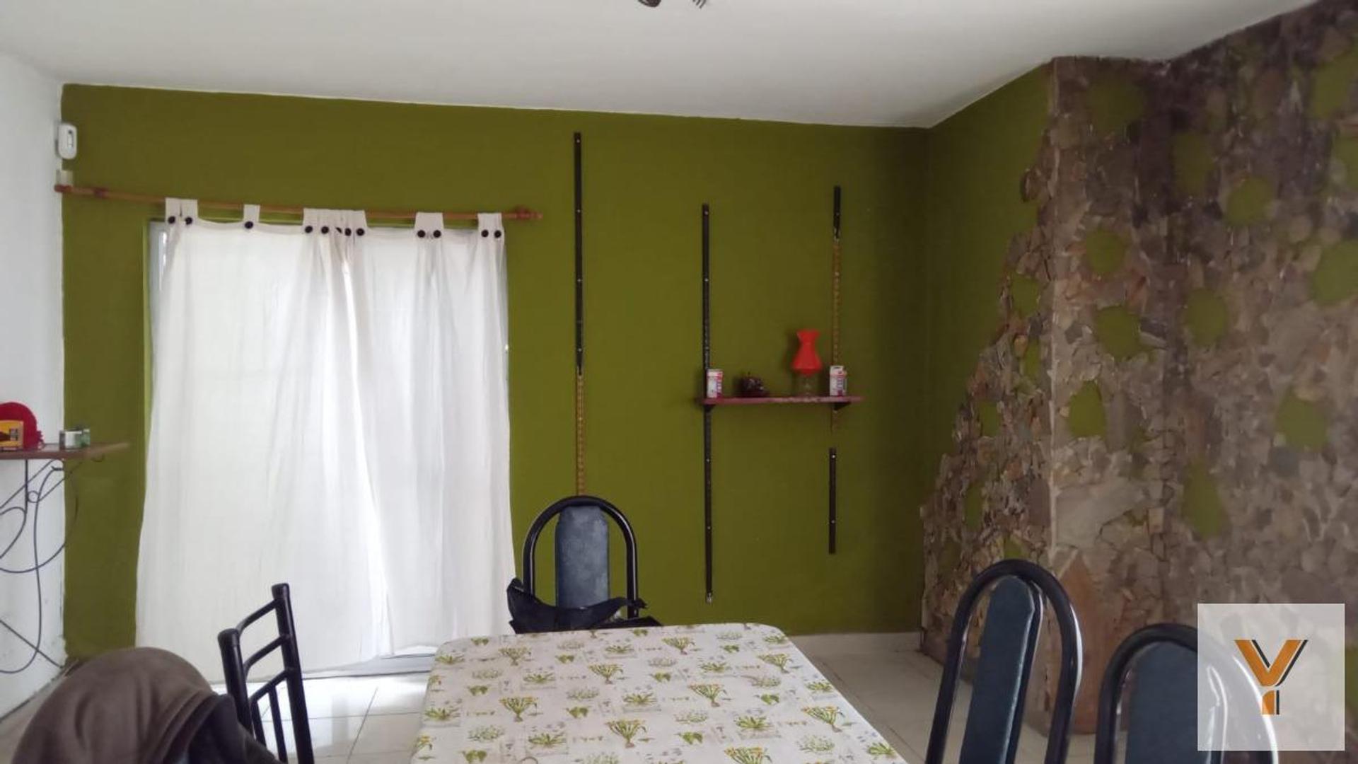 Casa 4 ambientes con 1 baño