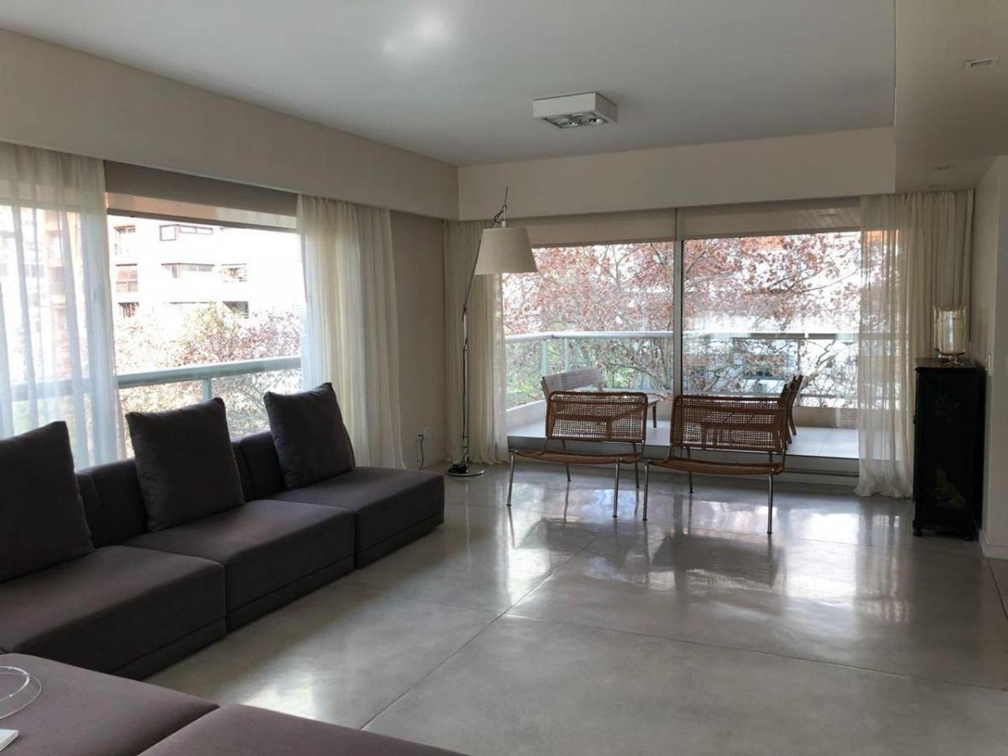 Departamento en Alquiler de 3 dormitorios