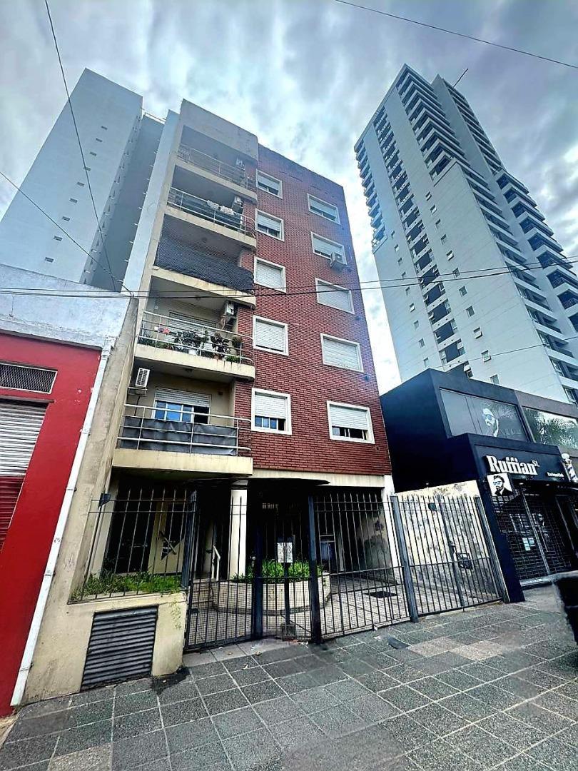 Departamento de 3 Ambientes con Cochera en Banfield.