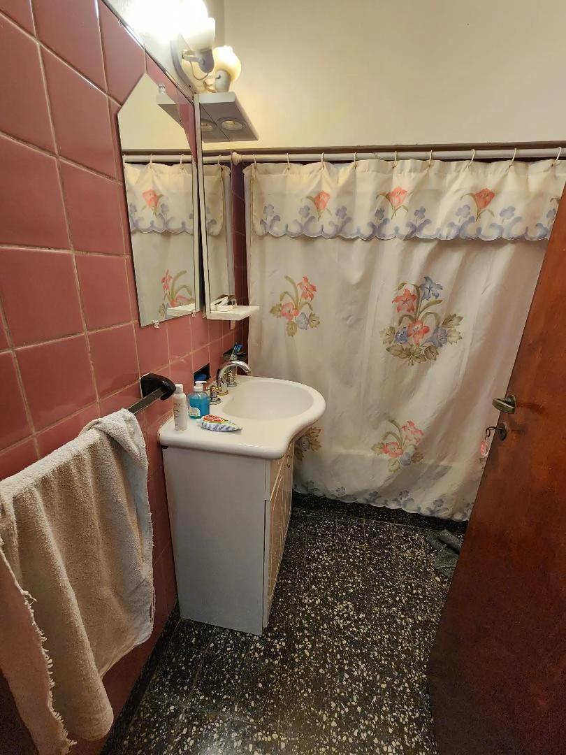 Depto Tipo Casa en Venta en Bernal Oeste, USD 49.000