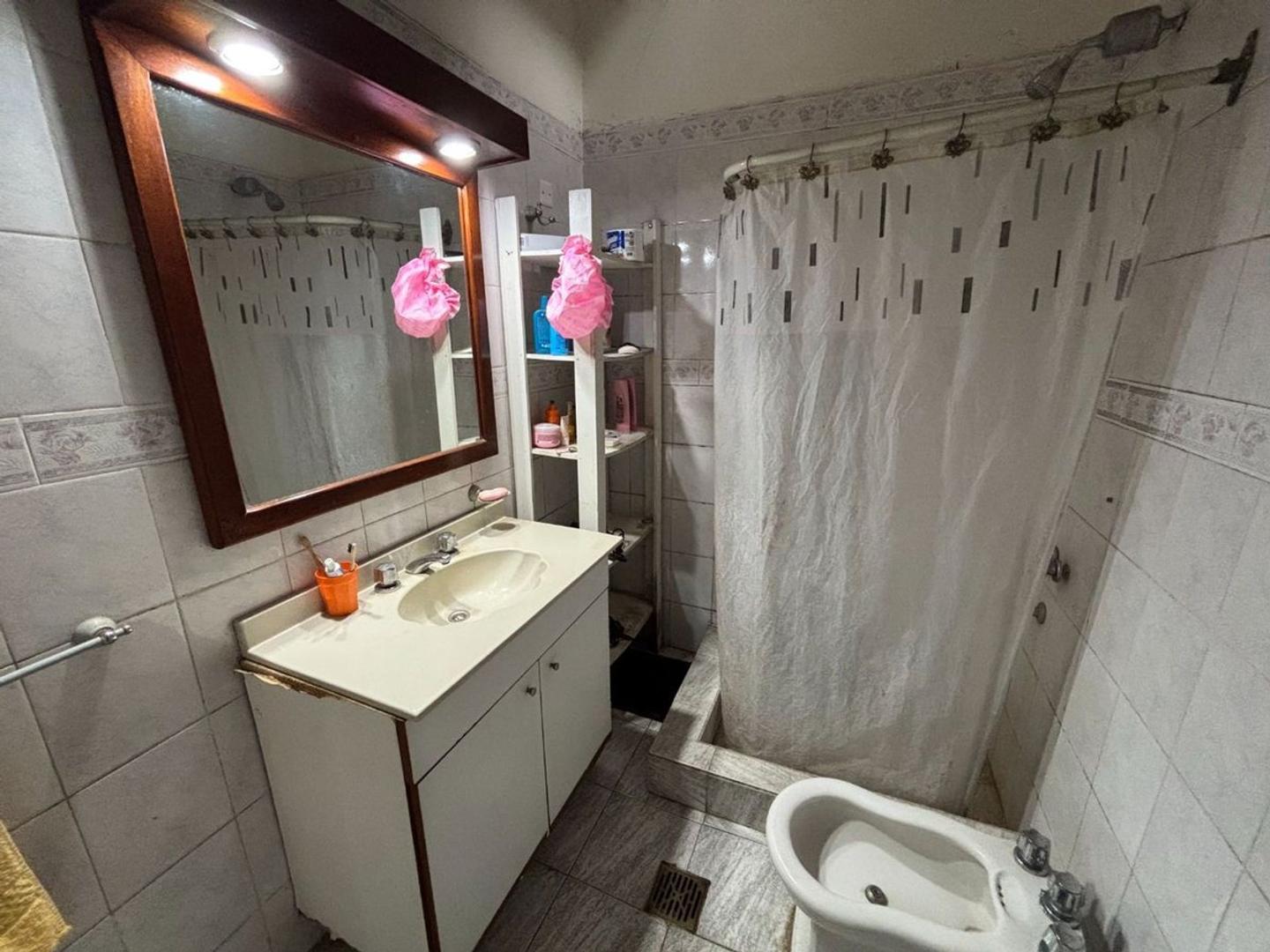 VENTA CASA TIPO PH 4 AMB EN CASEROS PATIO