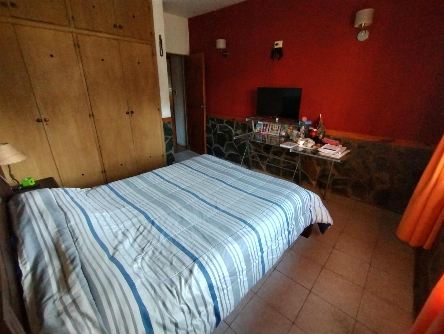 CASA 3 DORM. PARQUE - PILETA - QUINCHO - MORENO