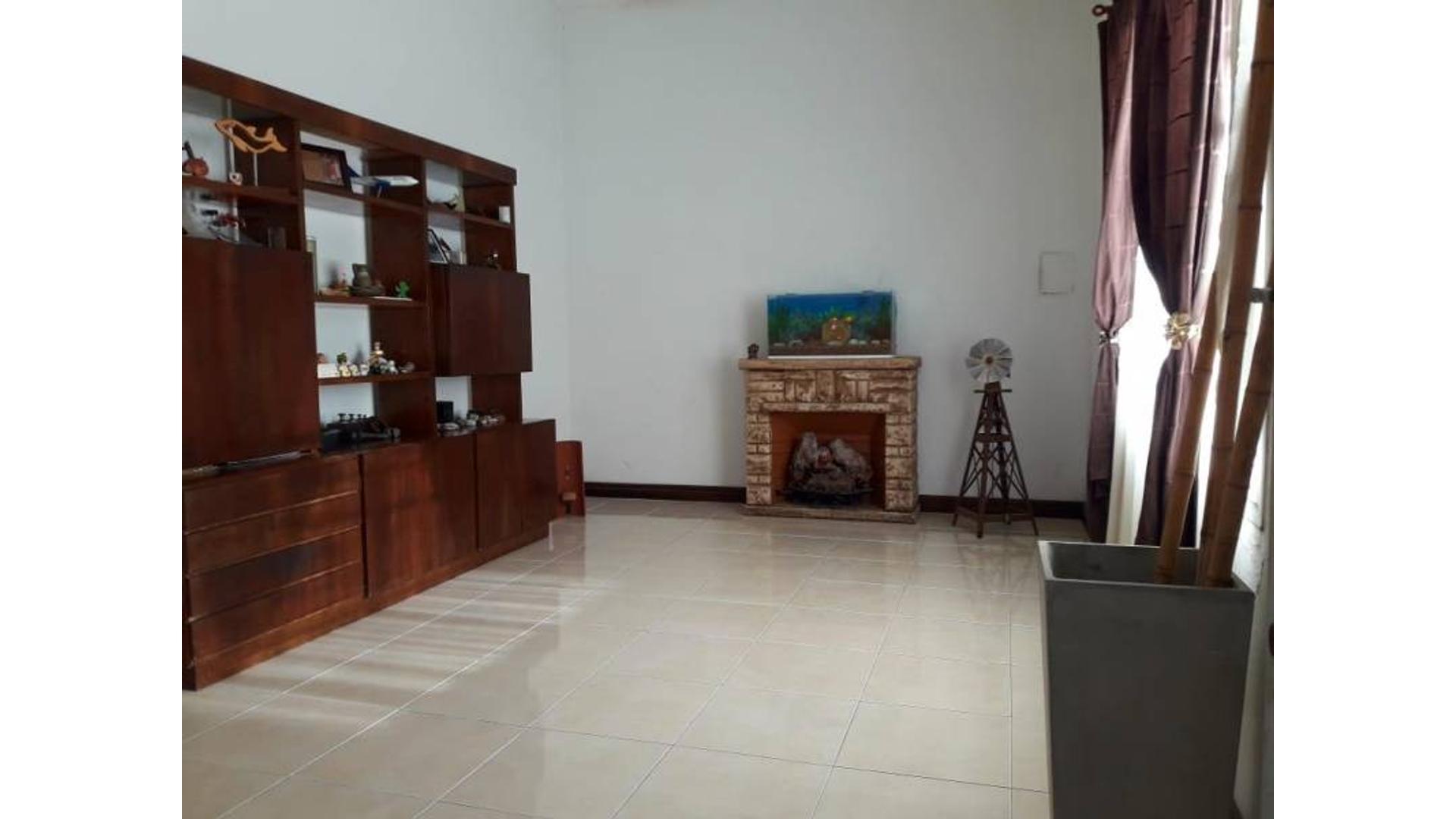 Casa 3 ambientes con 1 baño