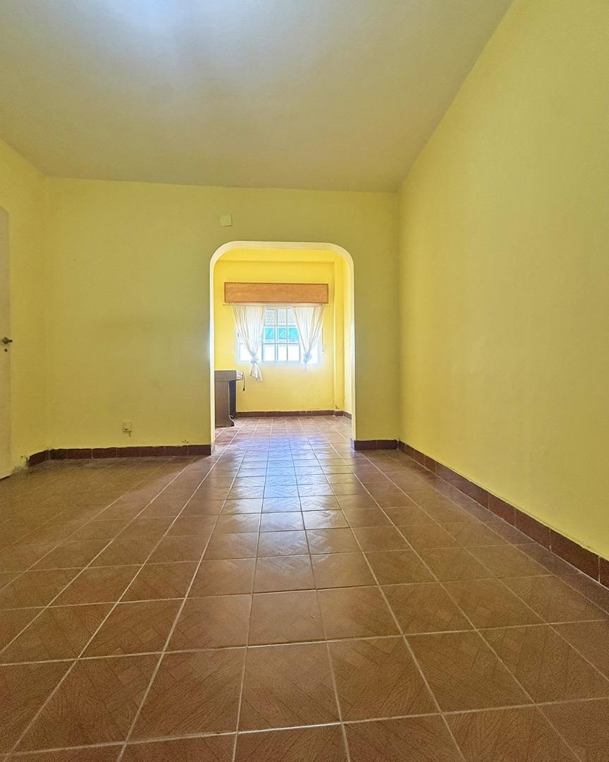 CASA DE PASILLO EN ARROYITO OPORTUNIDAD!