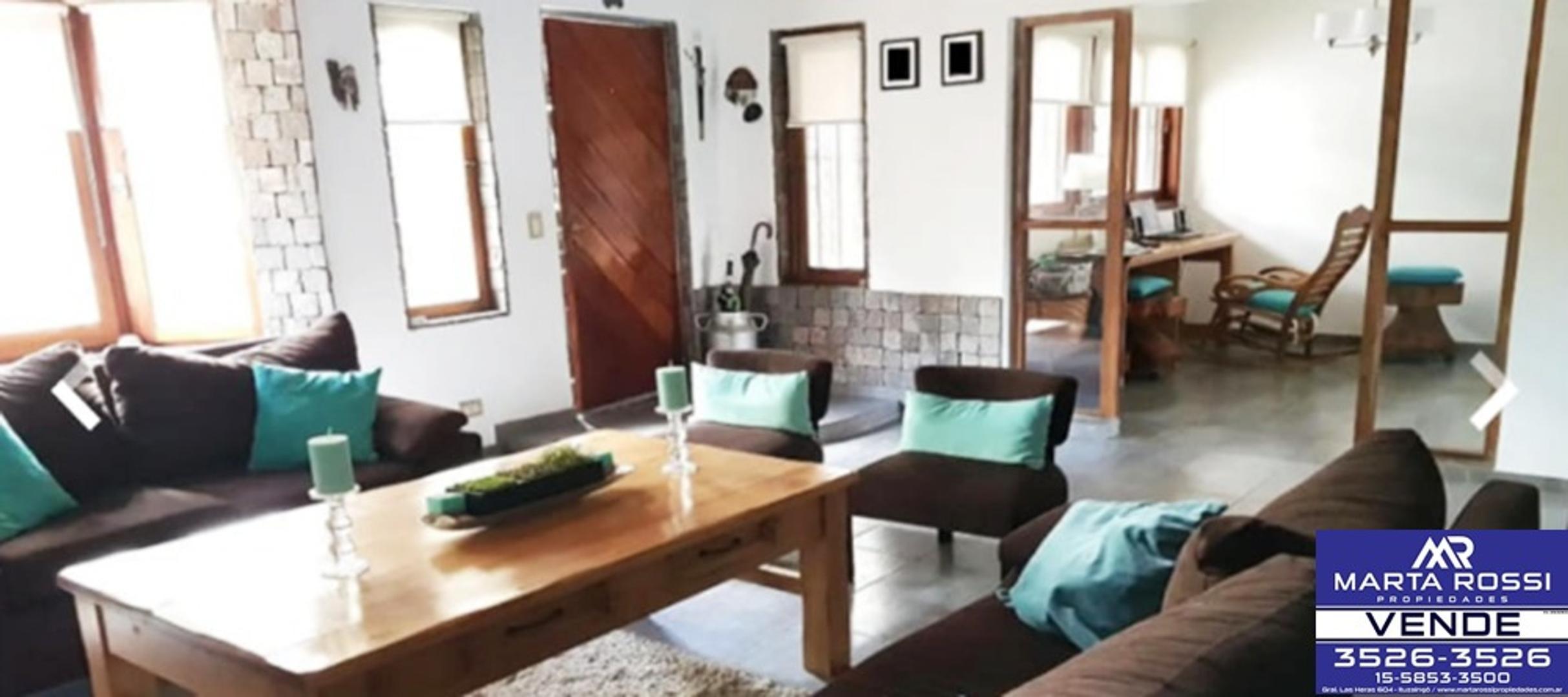 Casa 4 ambientes con 2 baños