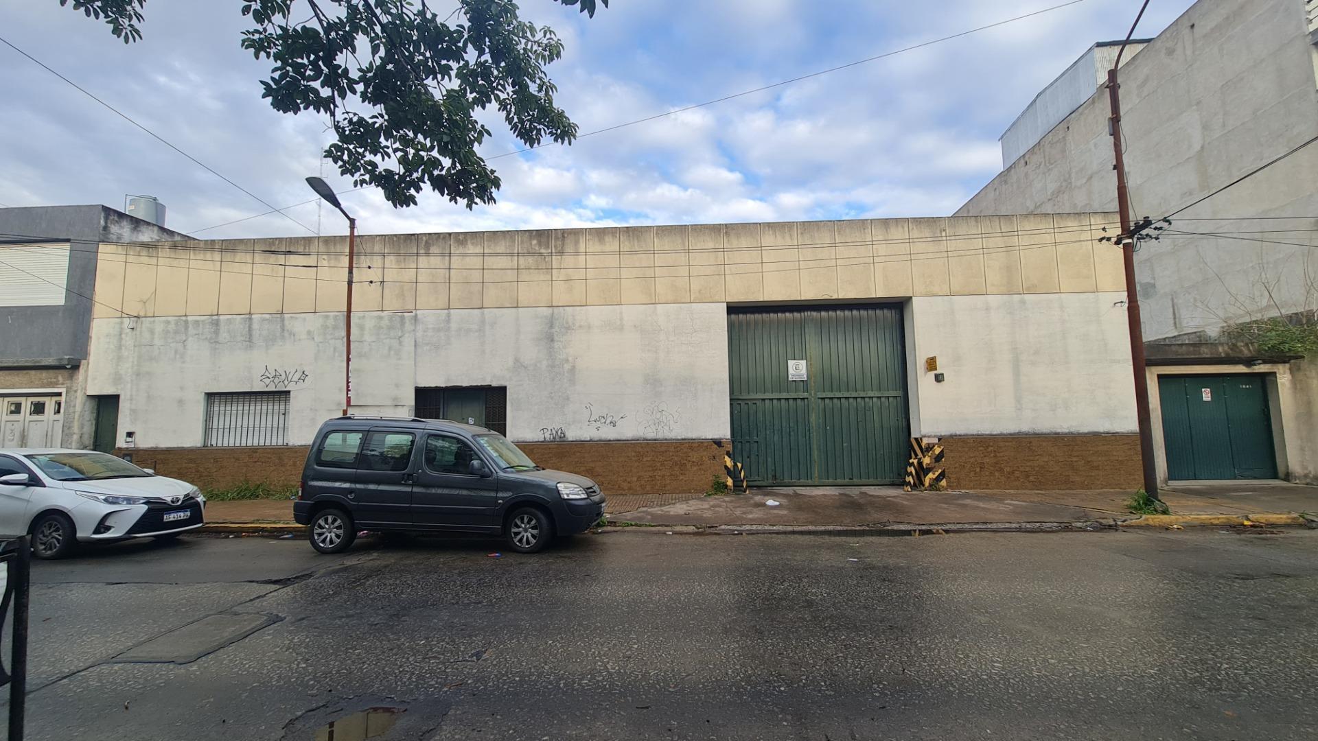 VENTA GALPÓN Y OFICINAS SOBRE 1009 M2. QUILMES OESTE