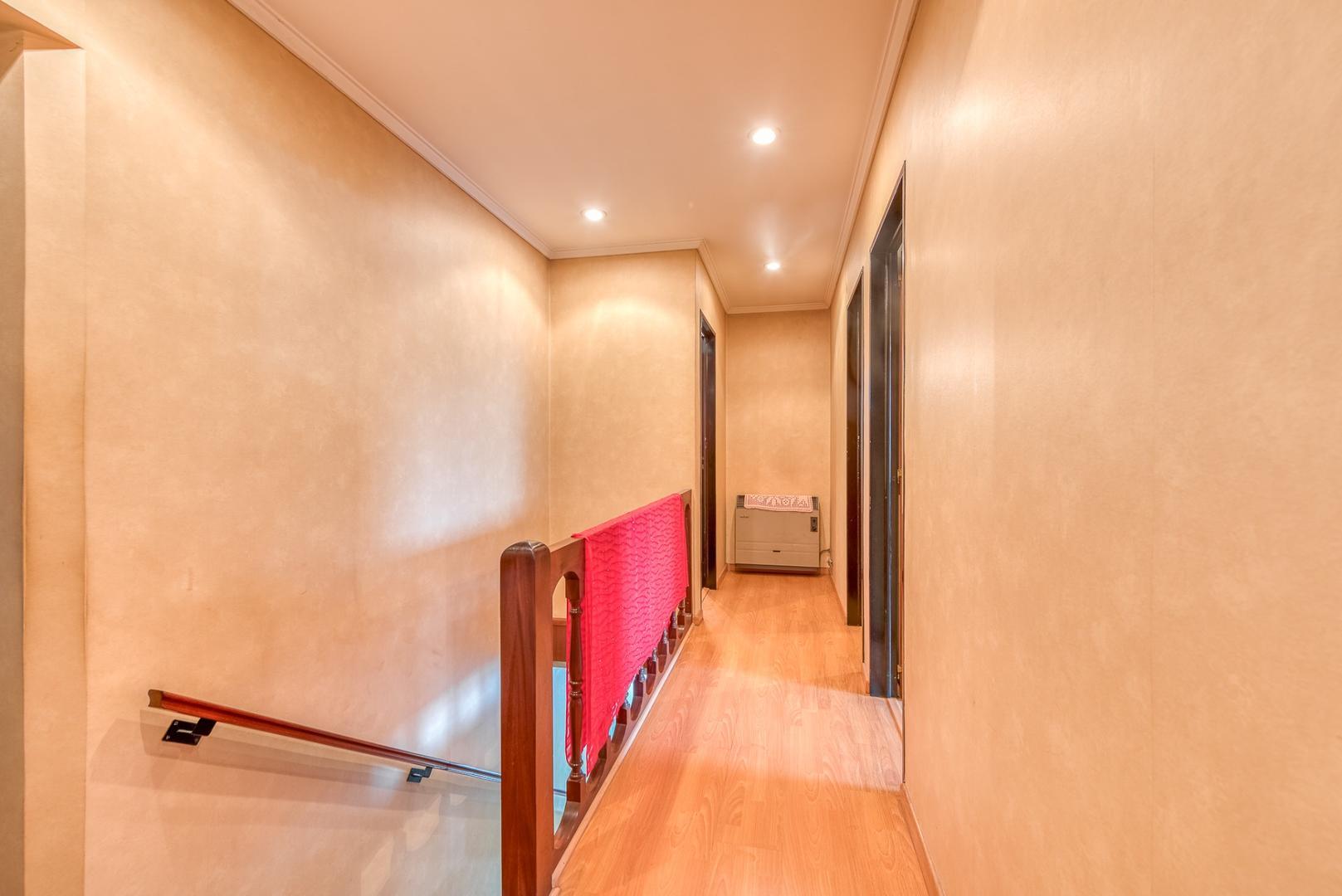 Casa 6 ambientes con 3 baños