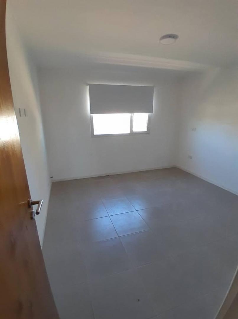 Depto Tipo Casa 3 ambientes con 2 baños
