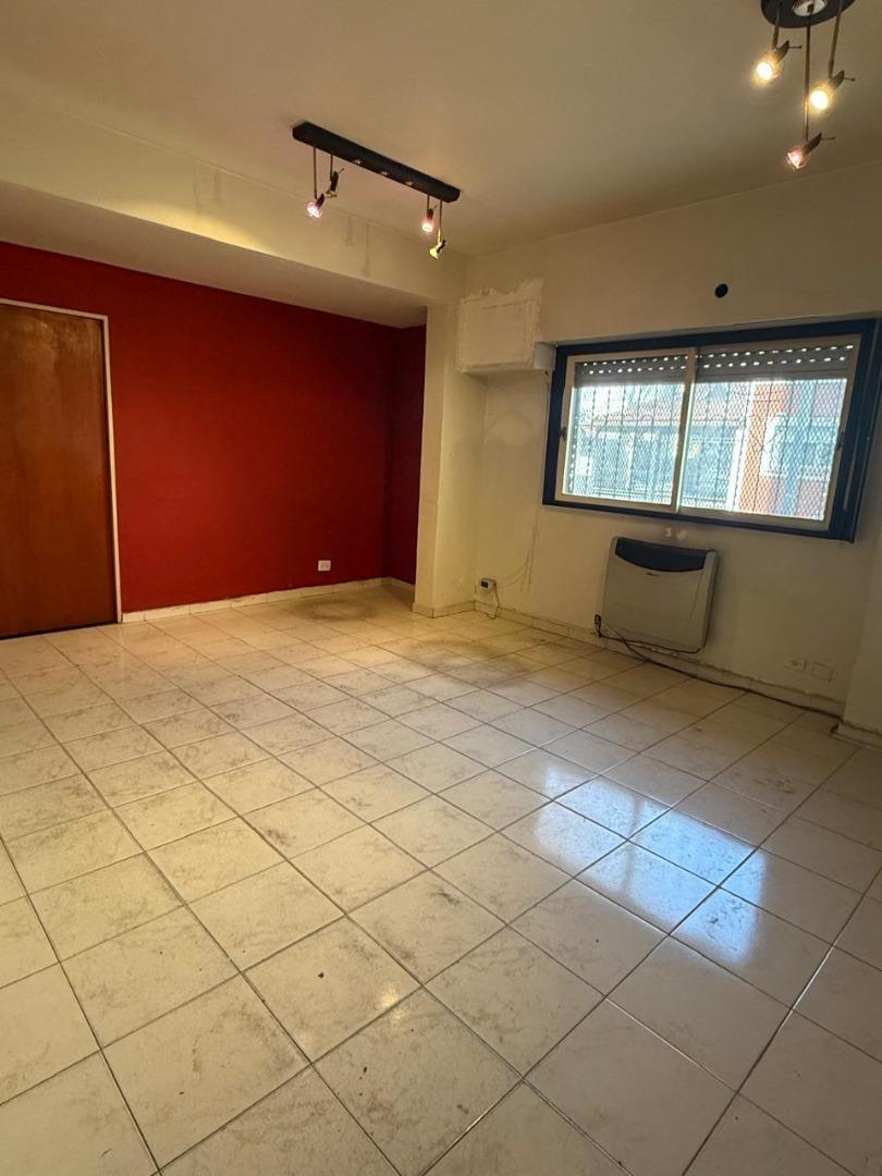 DPTO 3 AMBIENTES, PB, COCINA SEP. PATIO- CIUDADELA NORTE.