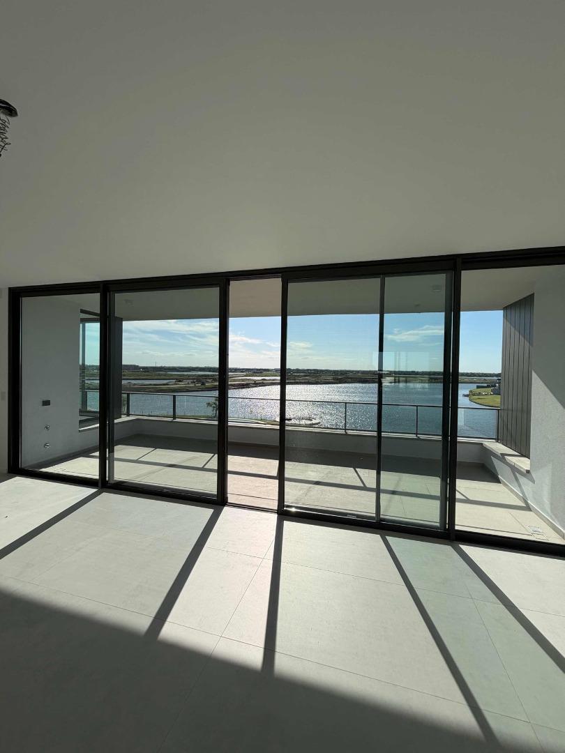 Departamento en Alquiler de 3 dormitorios