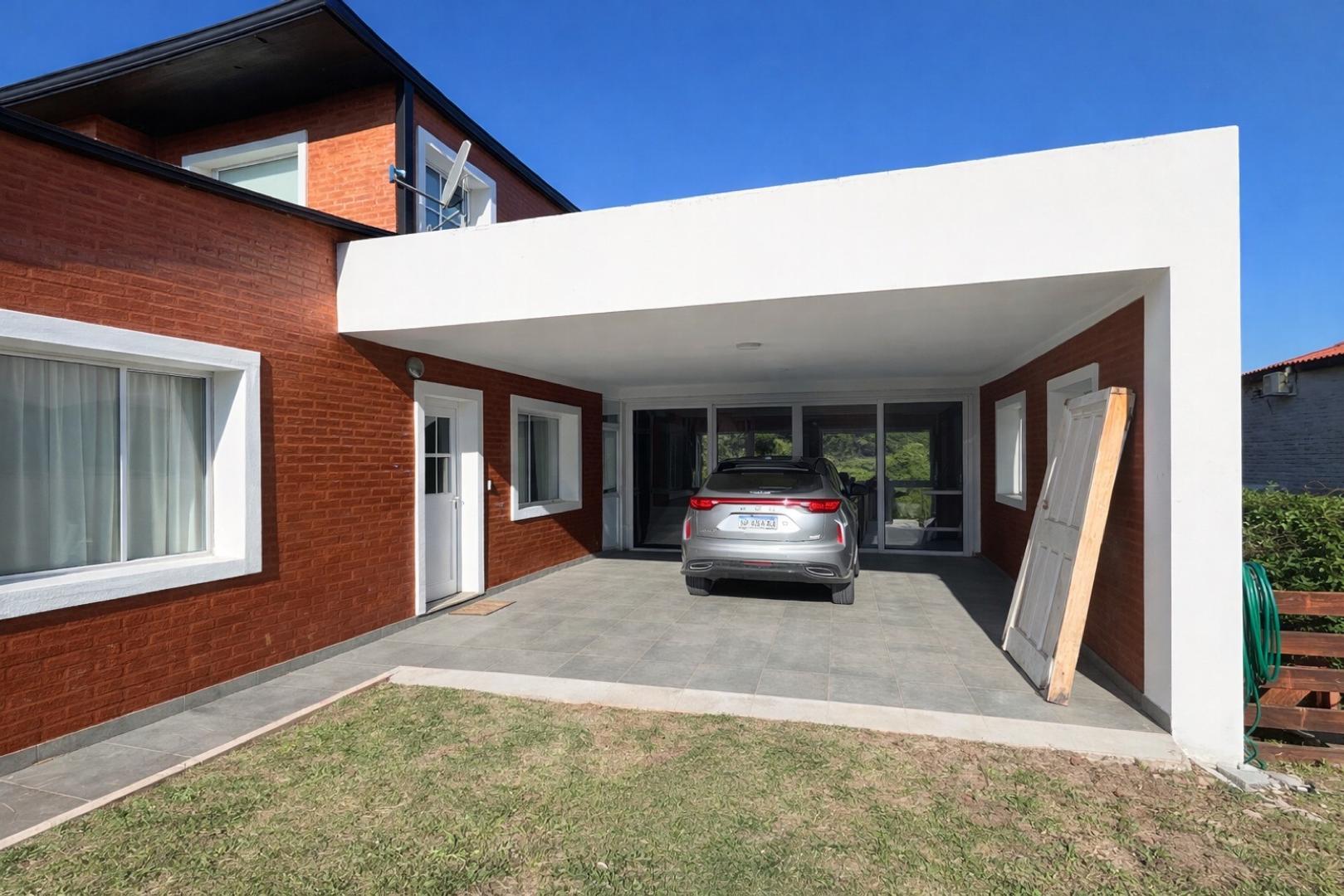 Casa en Venta en Cuatro Hojas, USD 270.000