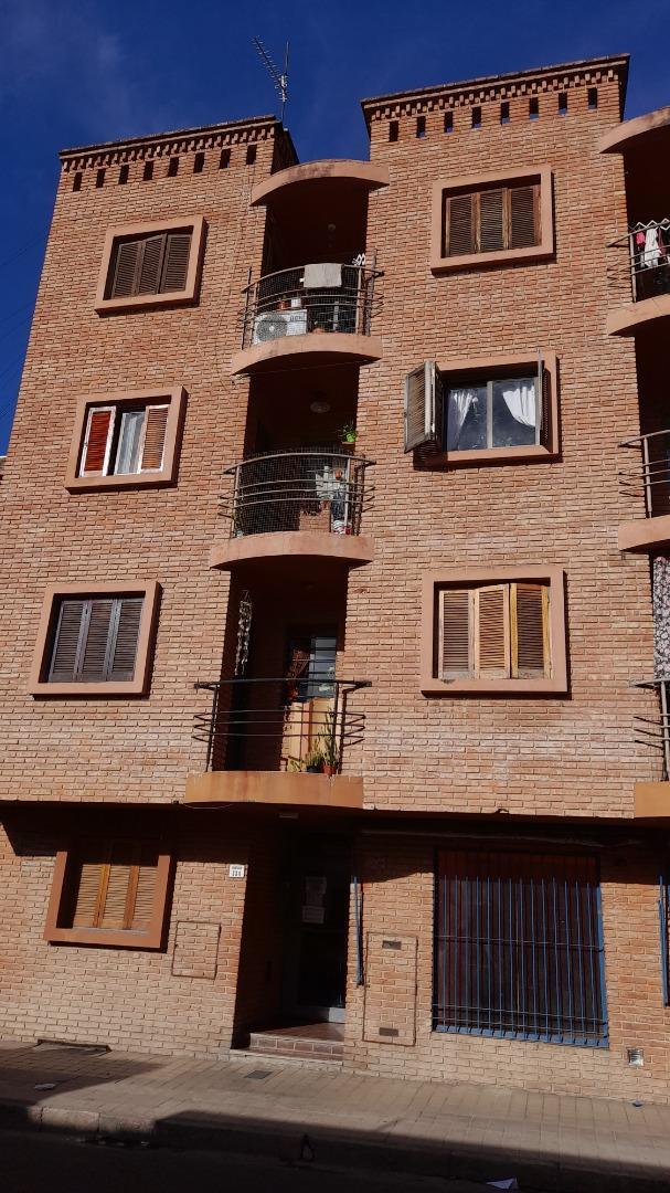 Alberdia  mts de Plaza Colón  Cpjo.con bajas expensas.