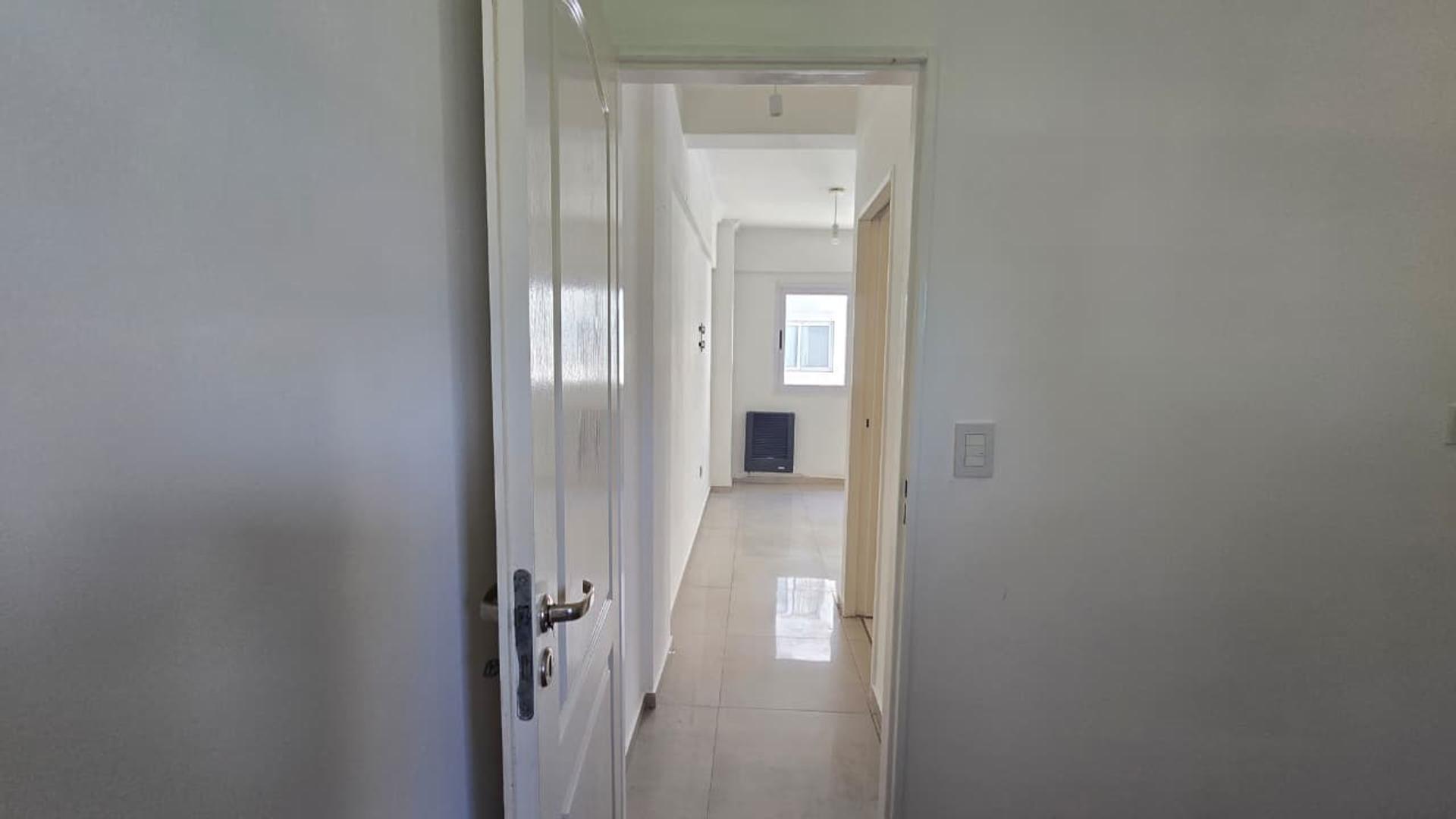 Departamento 2 ambientes en alquiler San Justo - Centro.-