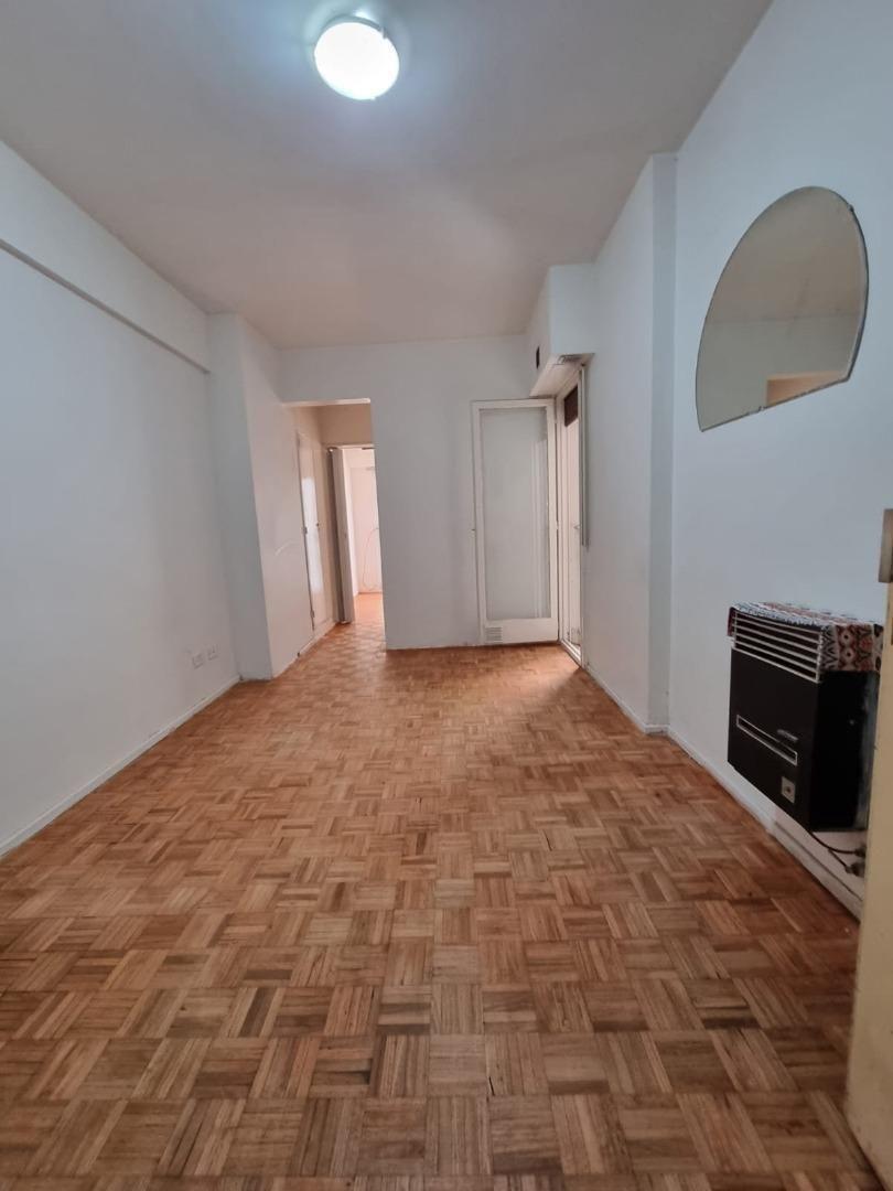 2 Ambientes con Balcón. luminoso Yerbal 700 Caballito