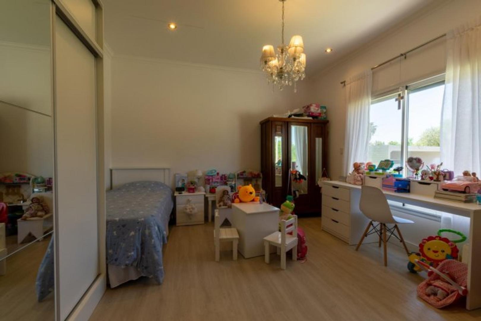 Casa en Venta en Carlos Keen, USD 275.000