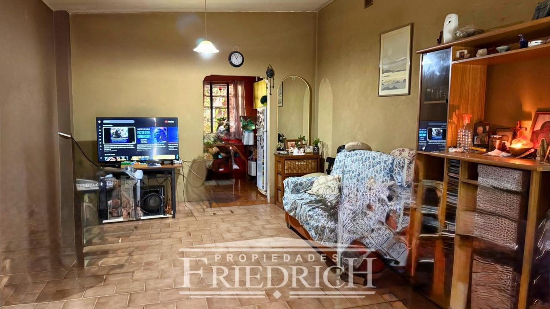 Casa 3 ambientes con 1 baño