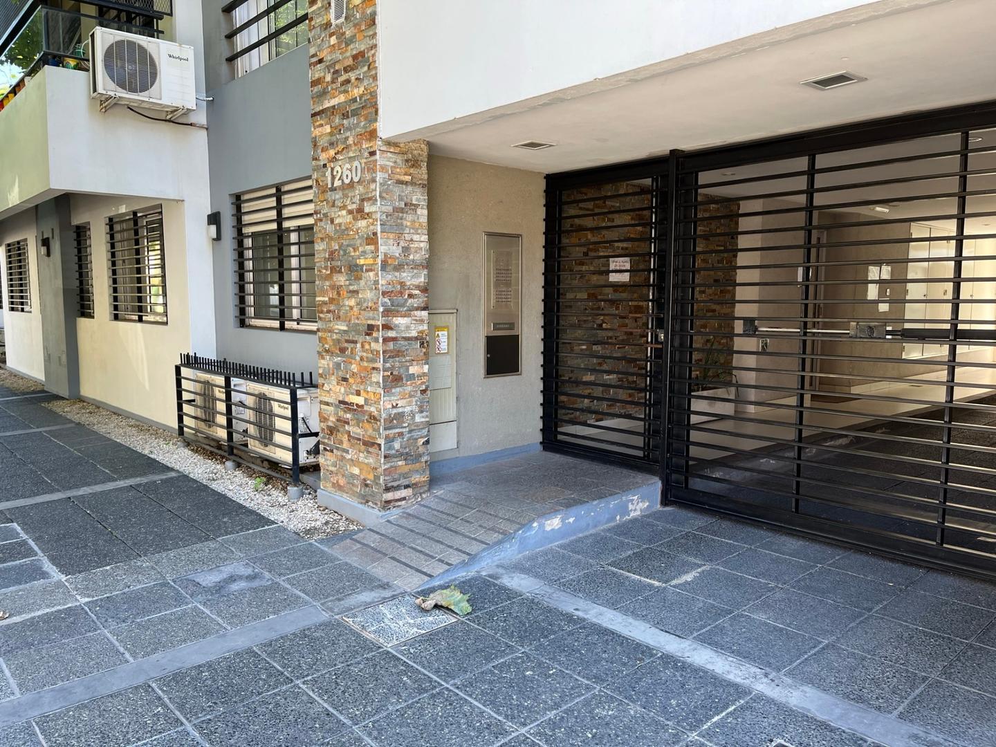 Excelente departamento de 2 ambientes en planta baja al fren