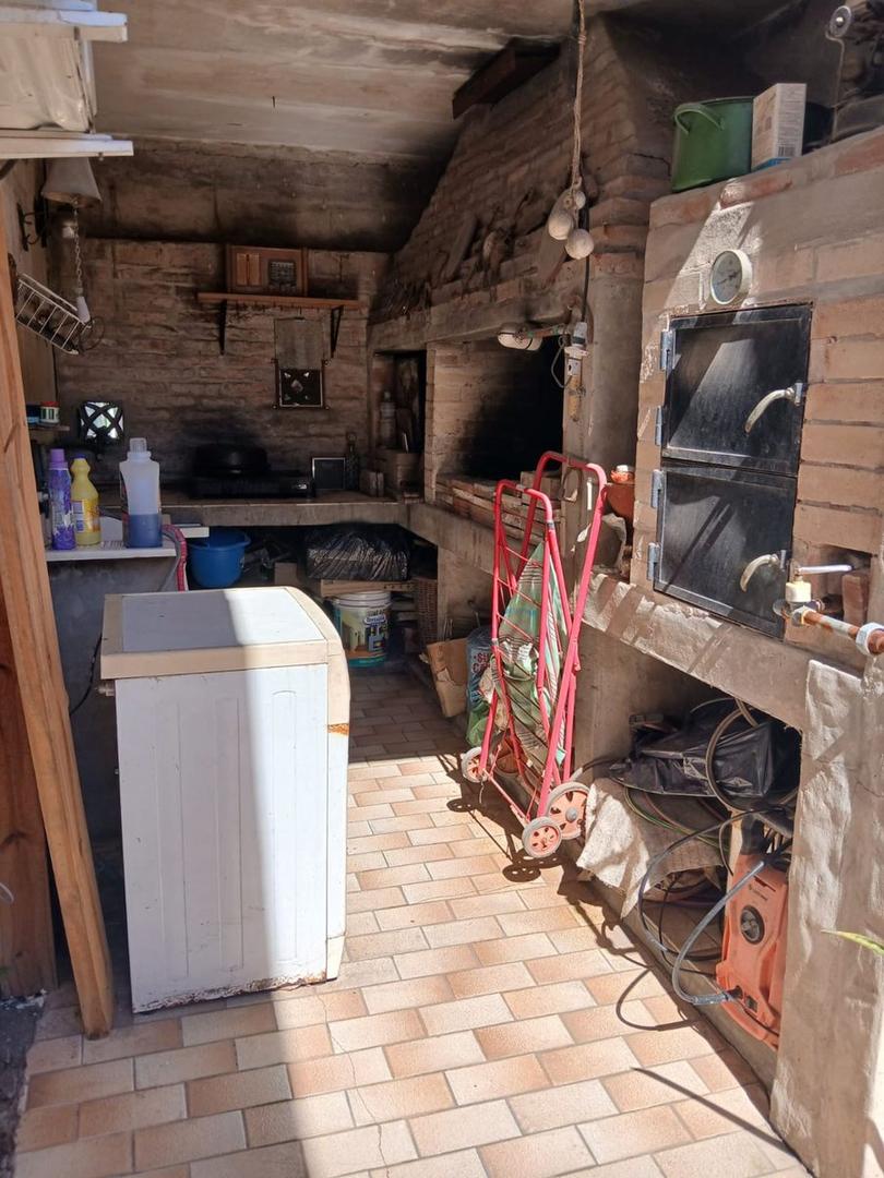 Casa 4 ambientes con 1 baño