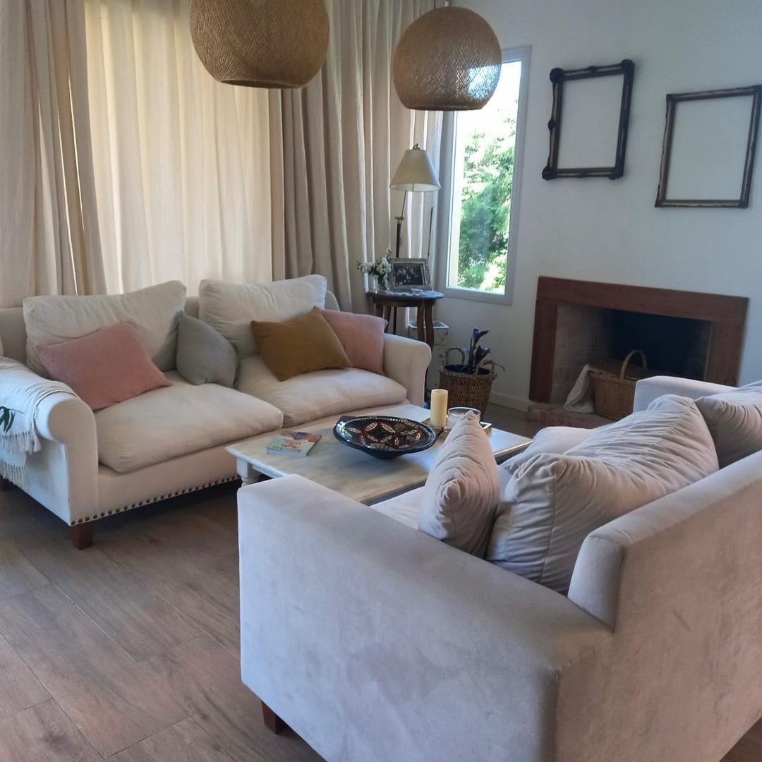 Casa en Alquiler Temporal con 2 cocheras