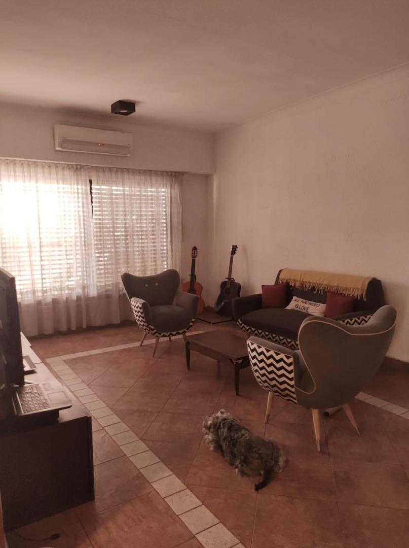 Casa en Alquiler en Ramos Mejia, $ 1.300.000