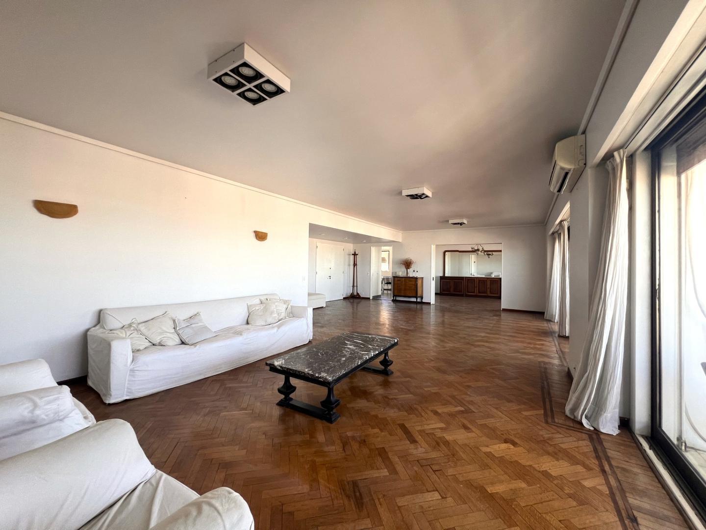 Departamento 5 ambientes con 4 baños