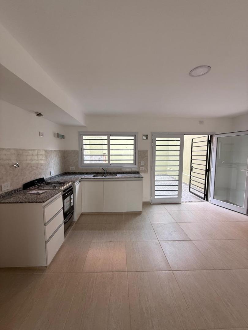 Casa en Alquiler en Ituzaingo Sur, $ 1.100.000