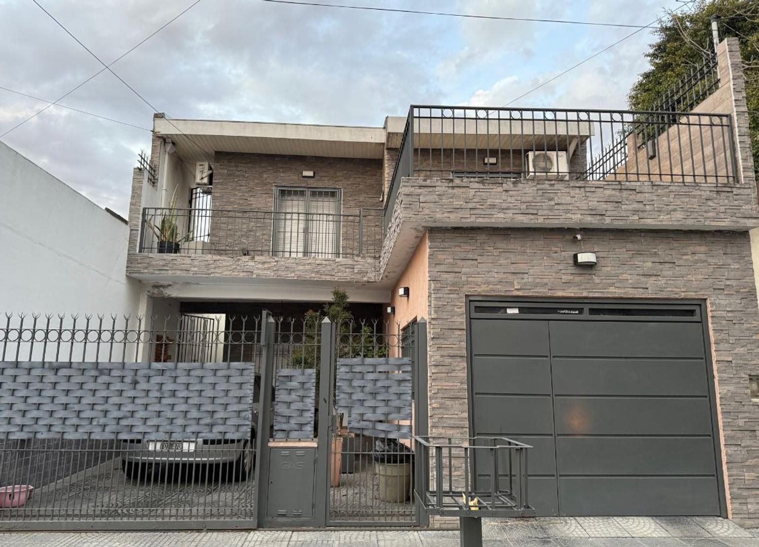 Casa 5 ambientes - Viila Sarmiento