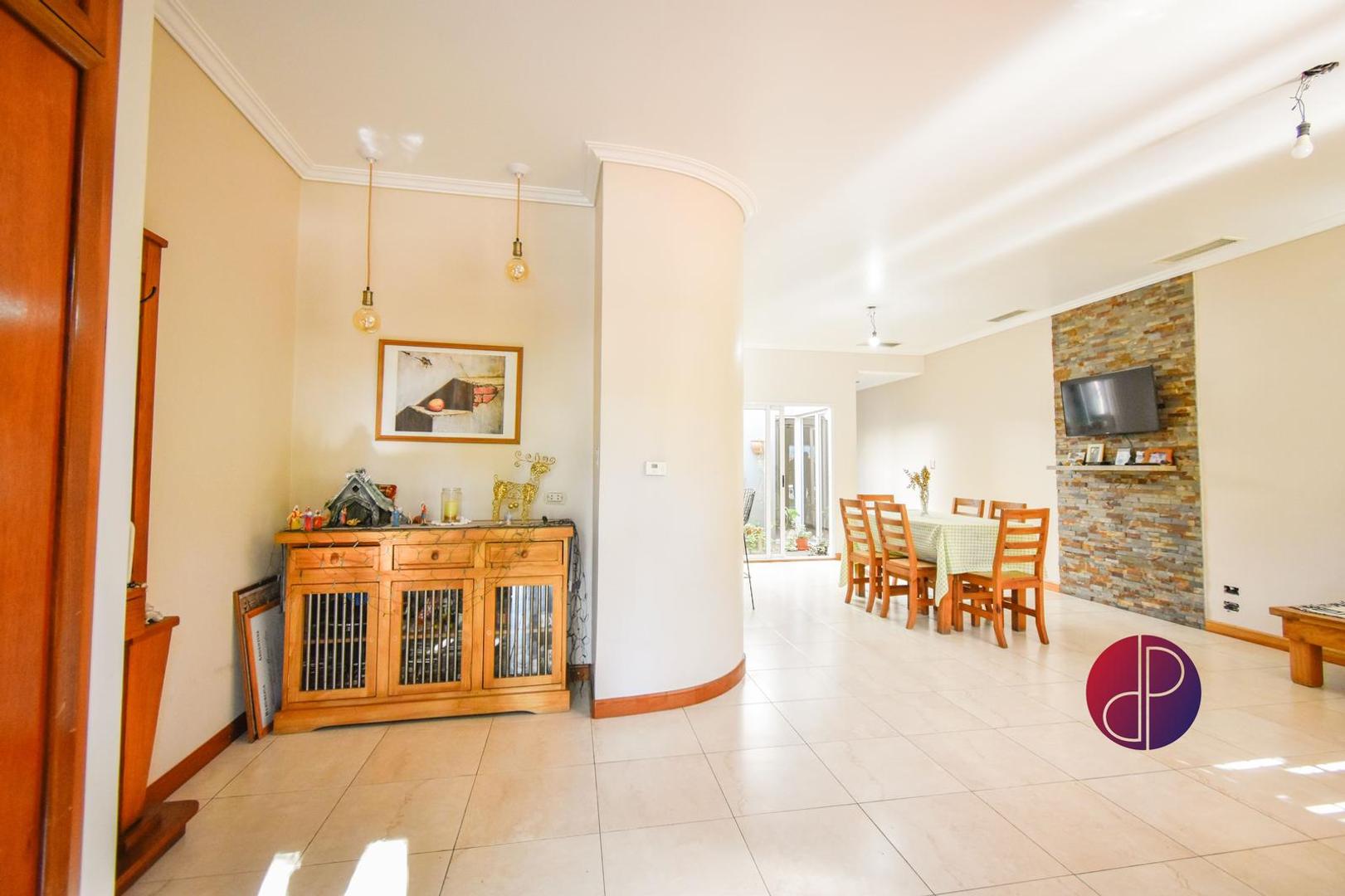 Casa en Venta en Lomas De Zamora, USD 240.000