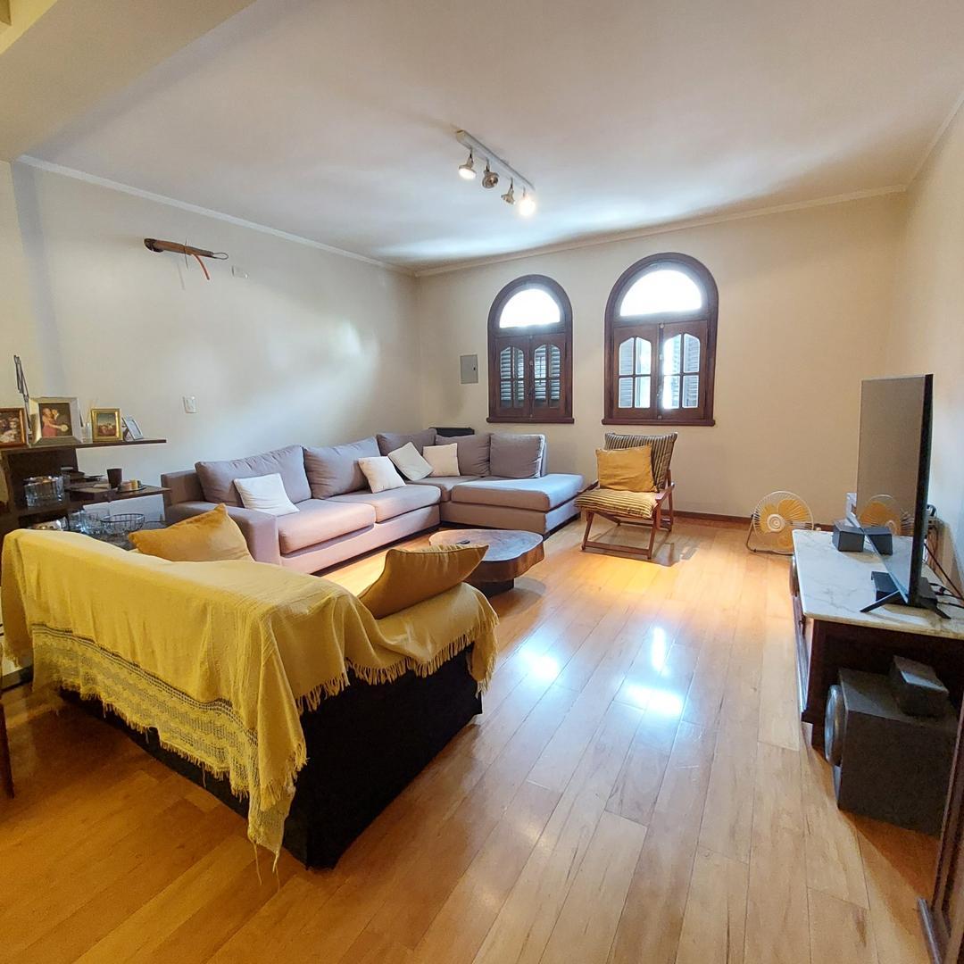 Antigua casa reciclada en venta.