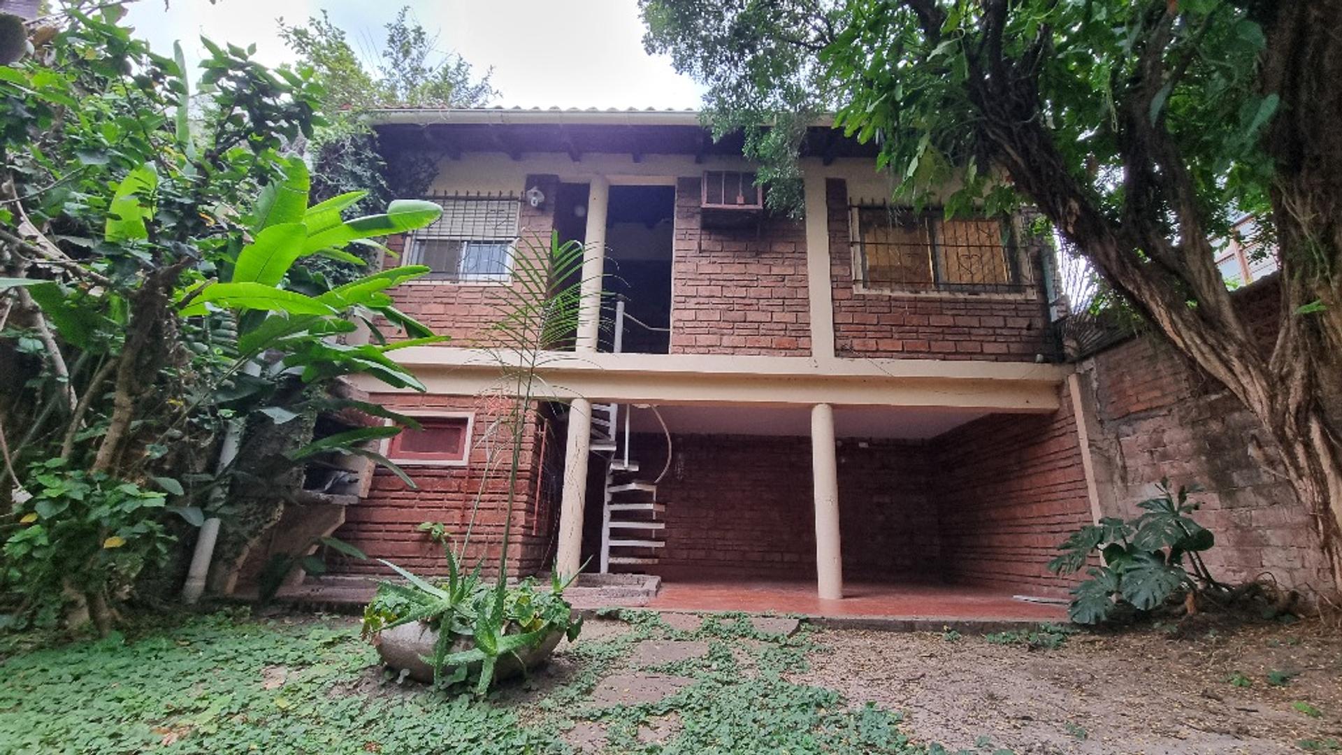 Casa en Venta con 1 cochera