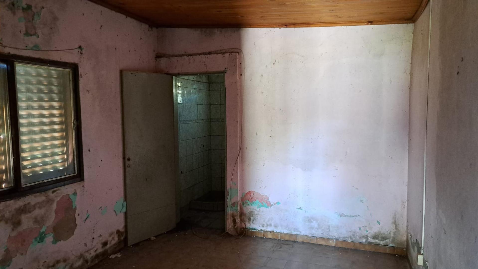 Casa 2 ambientes con 1 baño