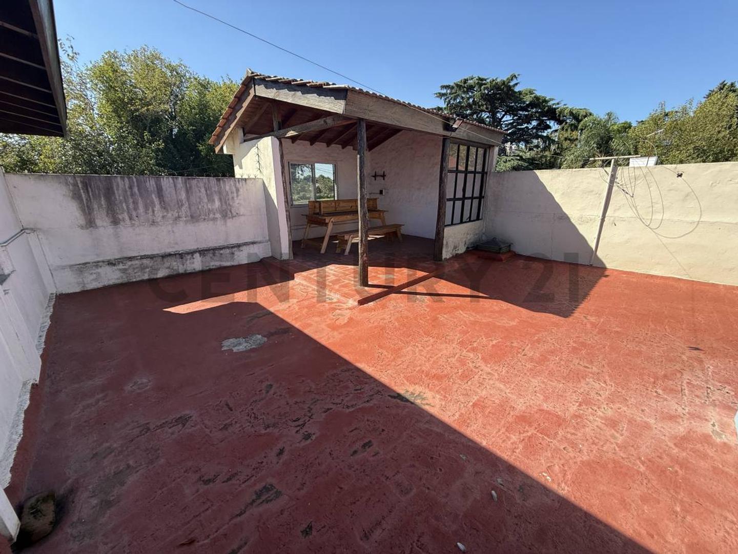 VENTA | CASA 4 AMBIENTES + DEPTO INDEPENDIENTE | APTA CRÉDITO|DESOCUPADO