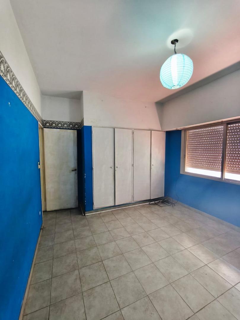 Se VENDE Duplex 3 ambientes con espacio guarda coches