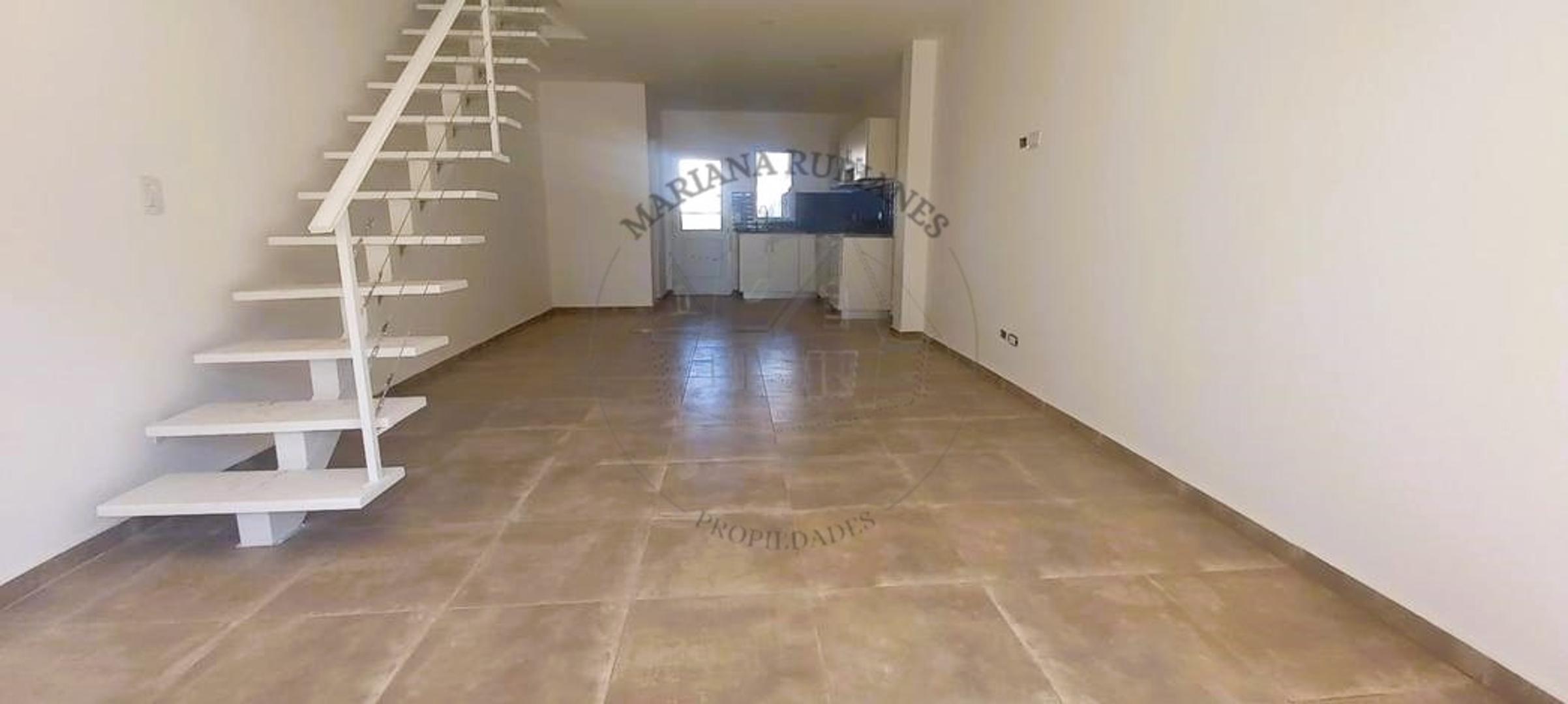 Casa 3 ambientes con 2 baños