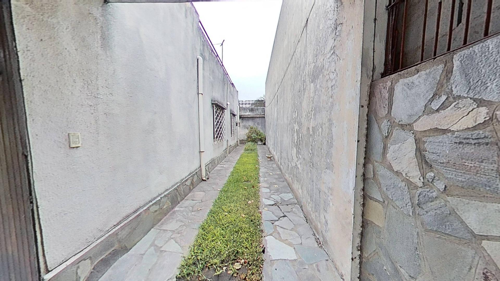 Casa en lote propio. 364 m2/ 190 m2 cubiertos