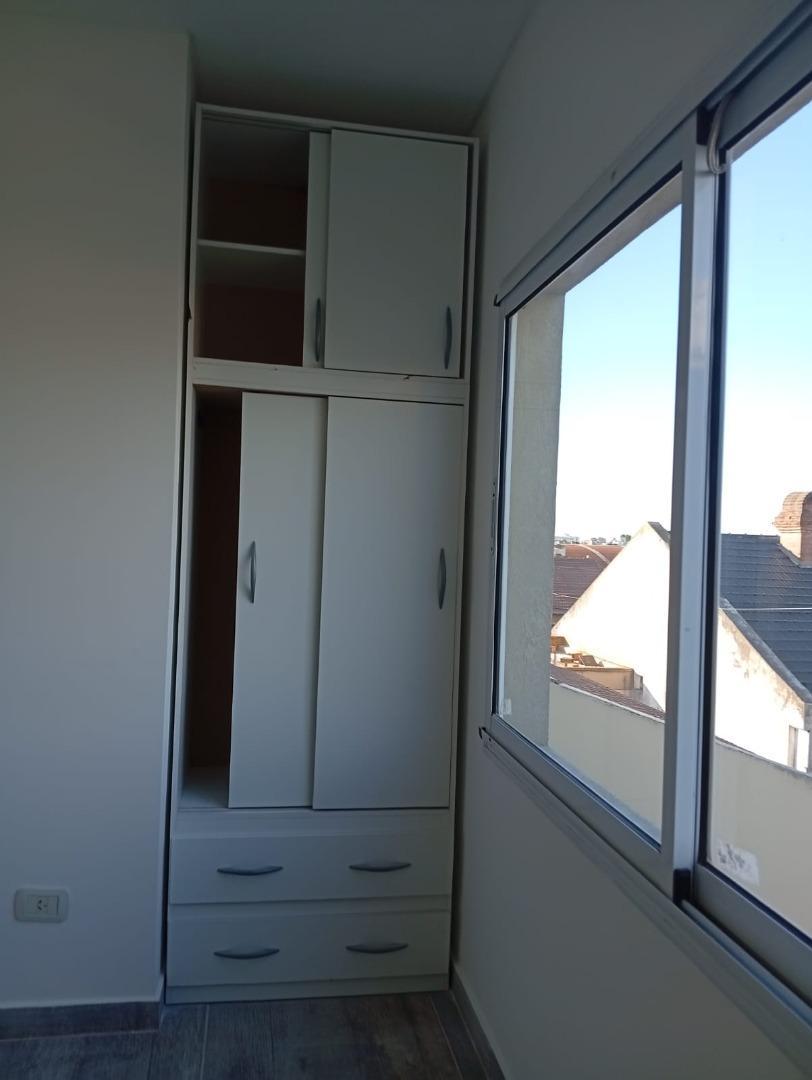 Av General San Martin 1900, Piso 2