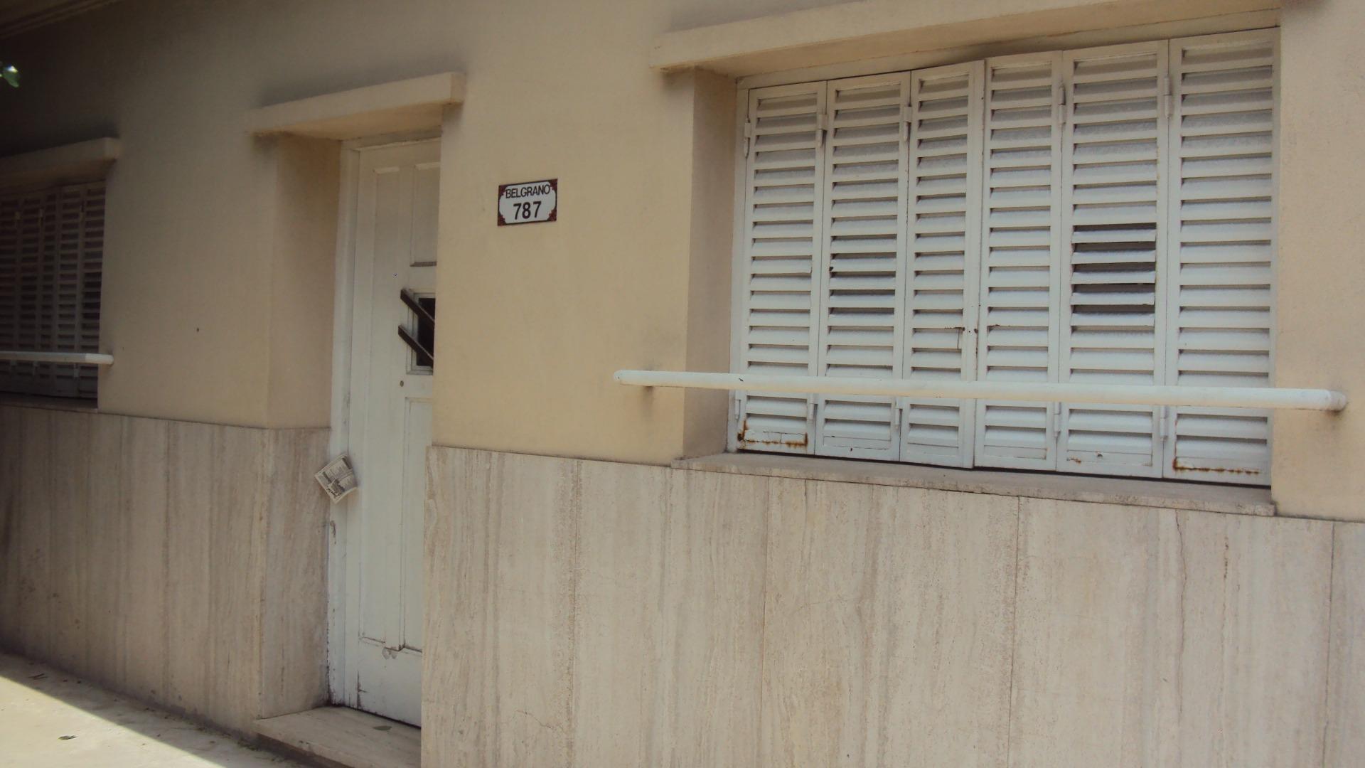 CASA AMERICANA DE 4 AMB SOLO USO PROFESIONAL