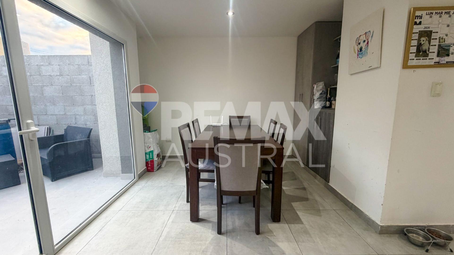 Casa en Venta con 1 cochera