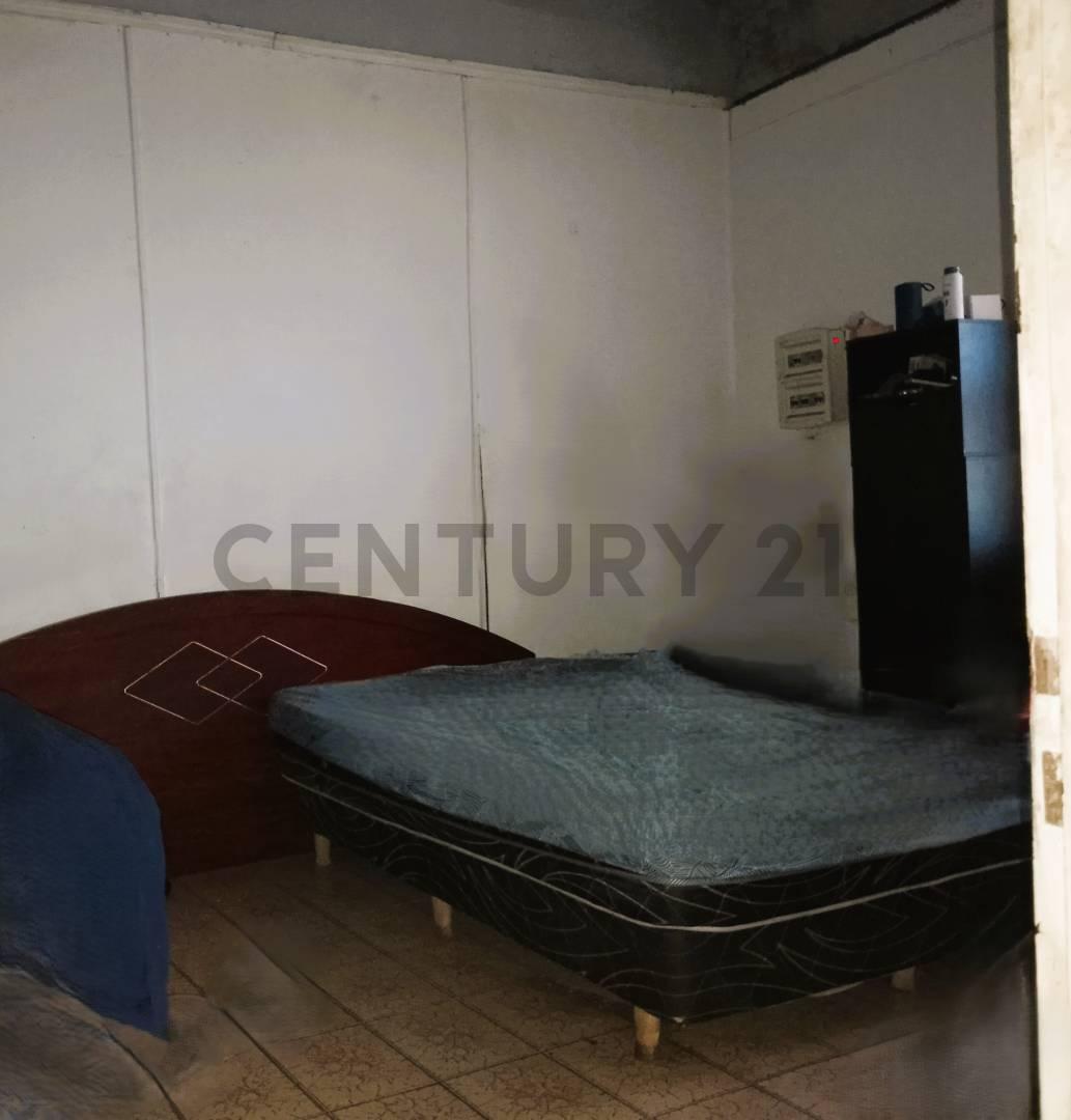 VENTA CASA 3 AMBIENTES MAS DEPARTAMENTO EN LANUS.