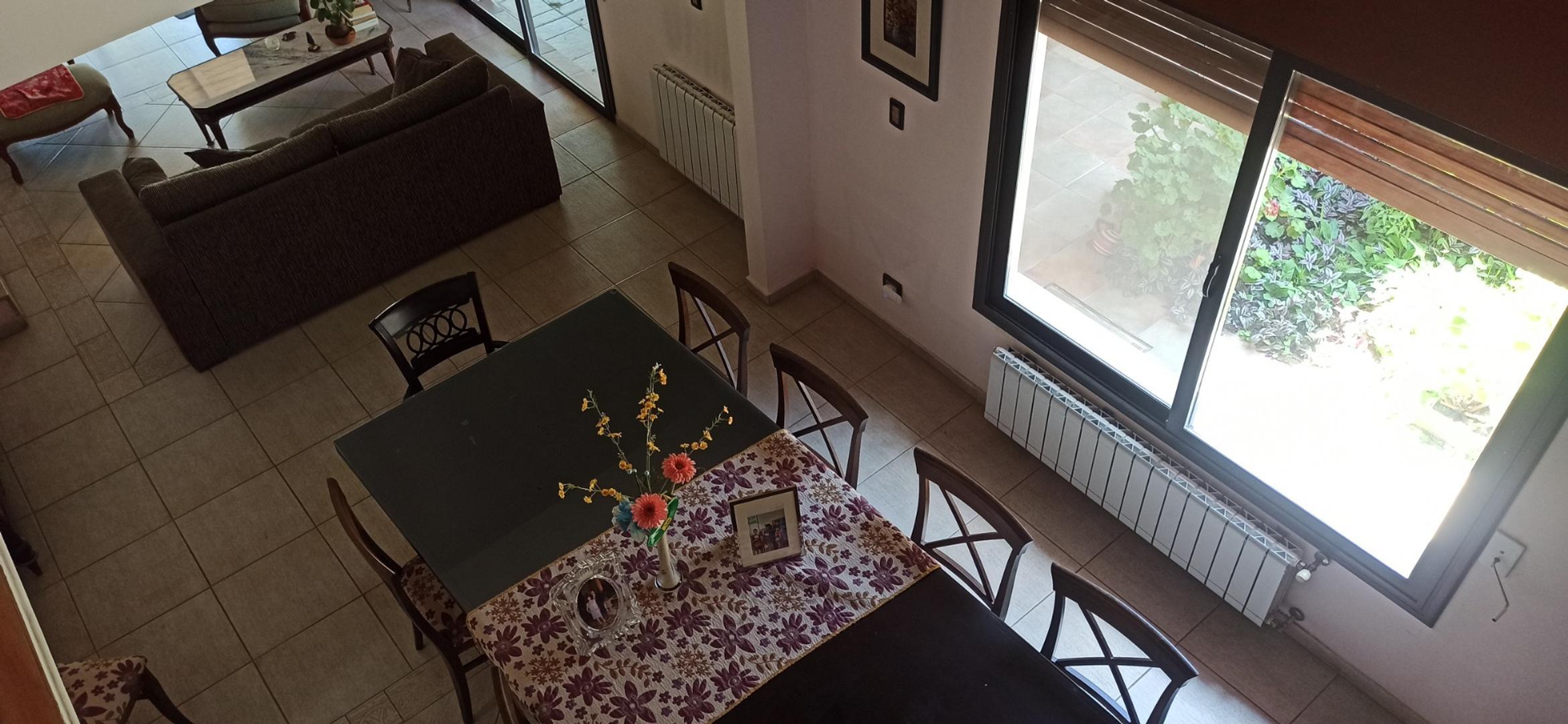 Casa en Venta con 6 cocheras