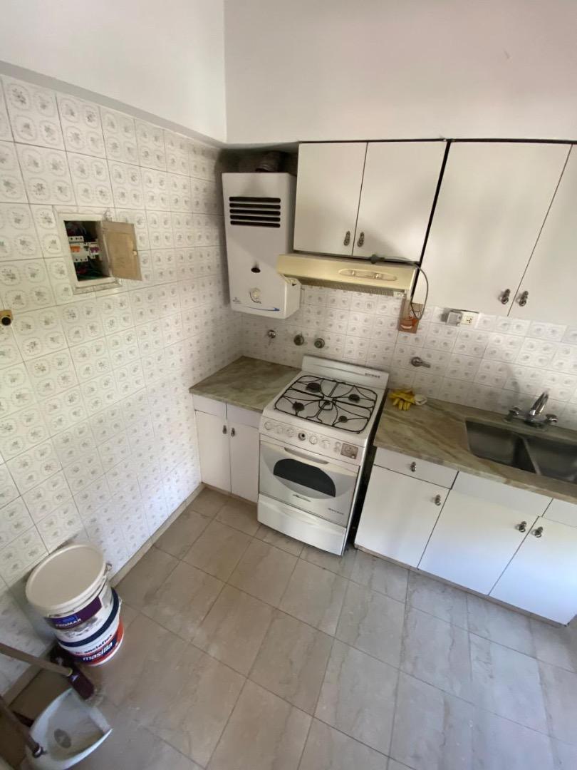 Zeballos 2300, Piso 2