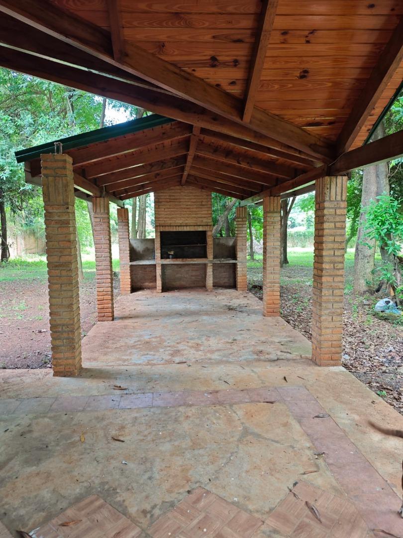 Casa con Hermoso Parque de 3 Dormitorios